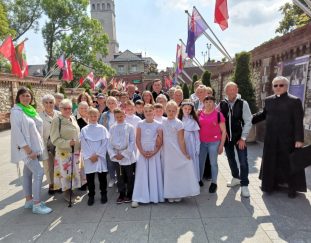 dzieci-pierwszokomunijny-pielgrzymowaly-na-jasna-gore